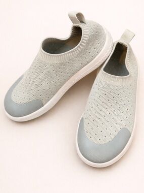 Hey Folks/Minimoc Light Grey Slip-On Voyagers Sneakers - kids size 10